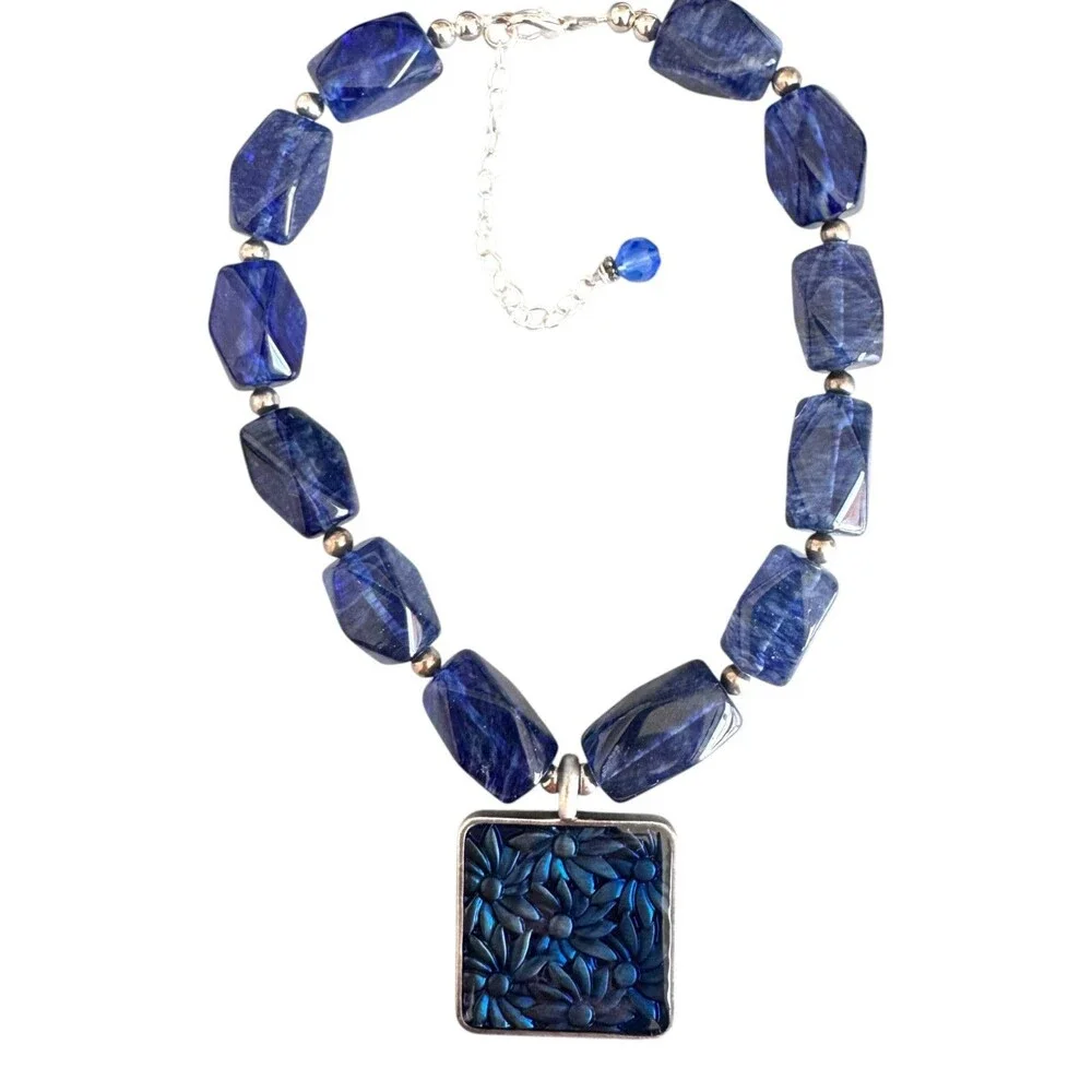 Handcut Blueberry Quartz Stone with Enamel Pendant Necklace #7092